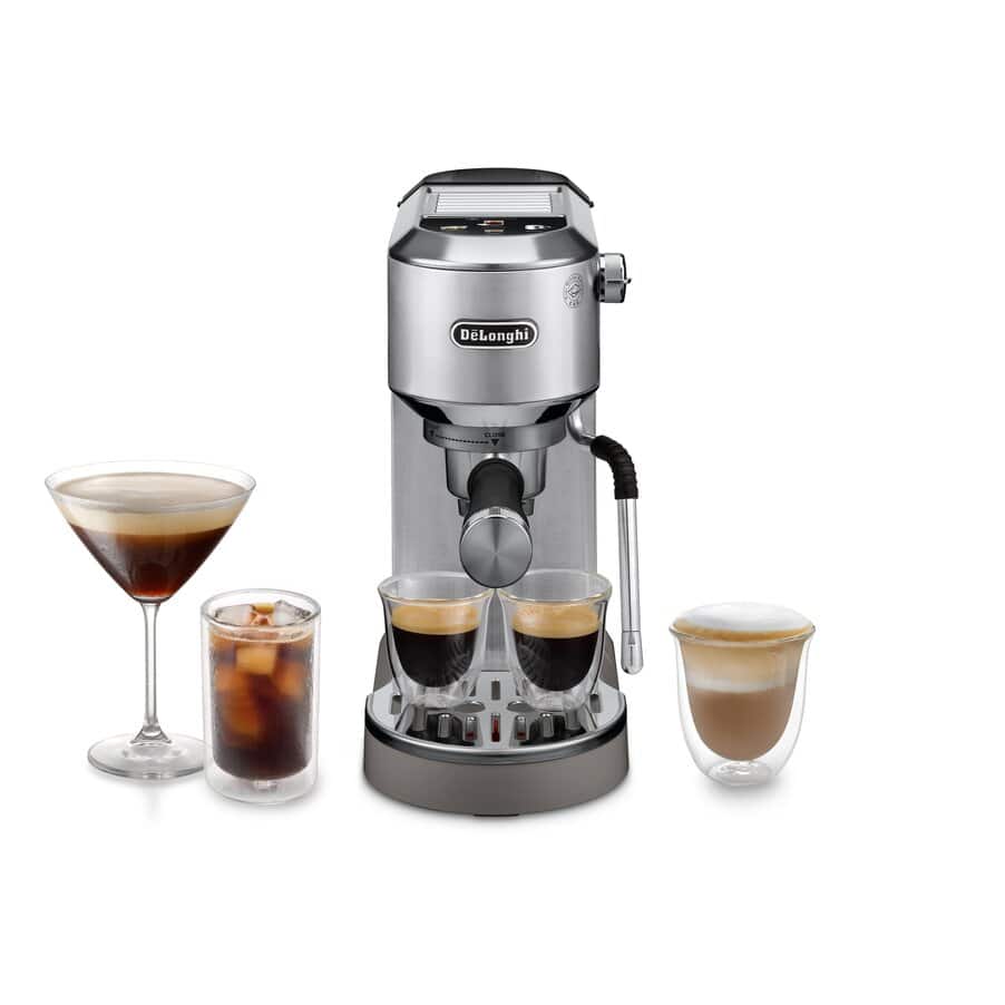 De'Longhi Dedica Duo brewing espresso with digital touch display