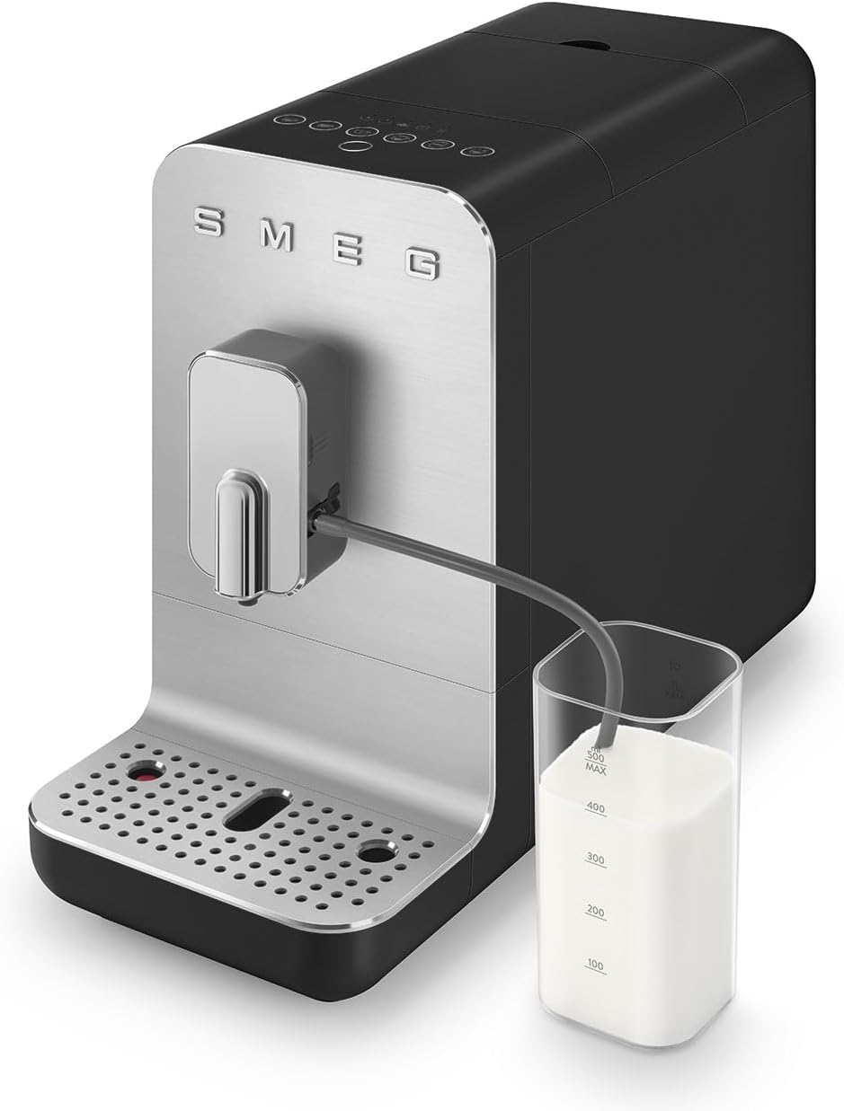 Smeg Automatic coffee machine with a milk system
