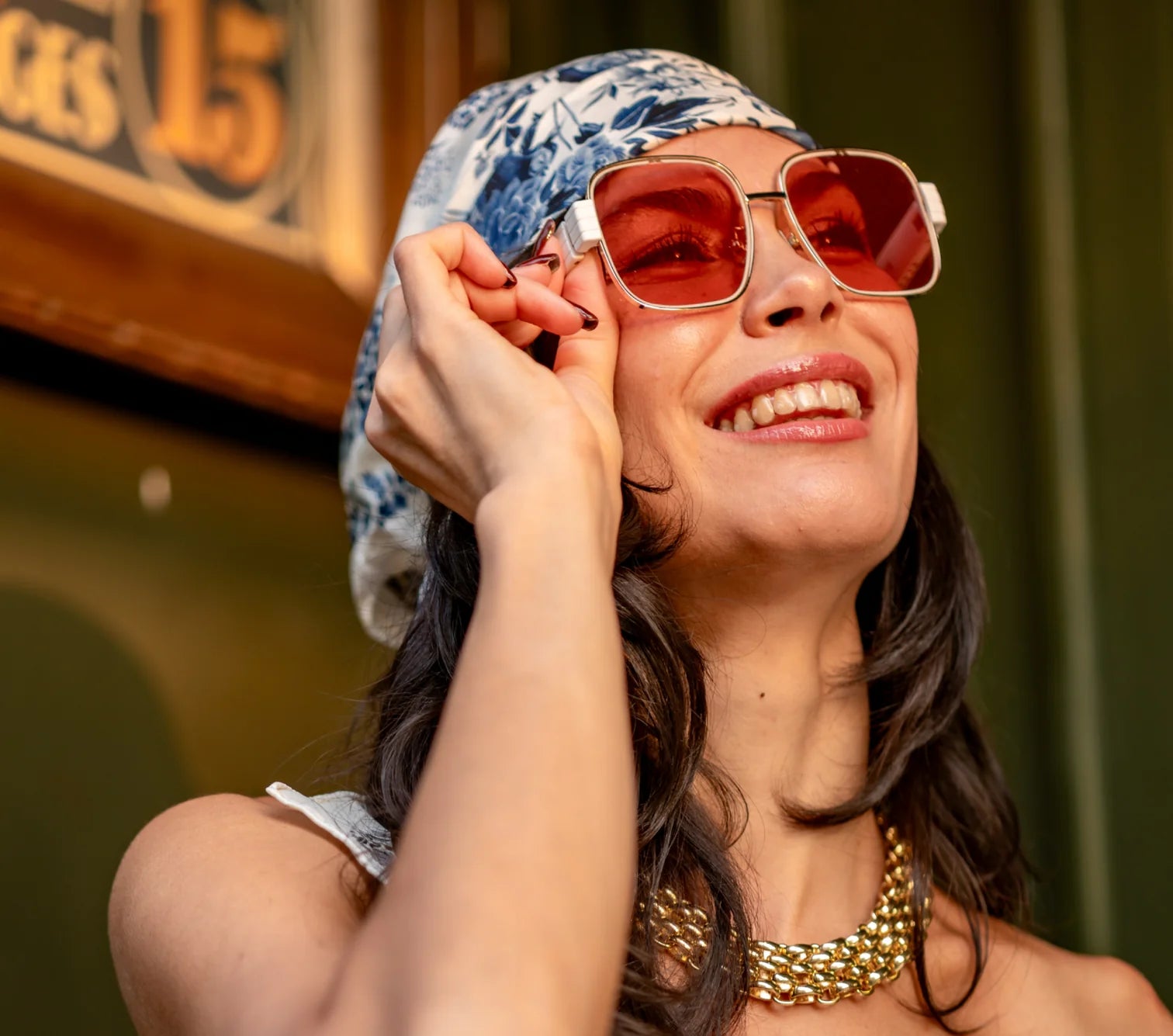 Chamelo Euphoria oversized square frame with Prismatic™ Color-changing Lenses