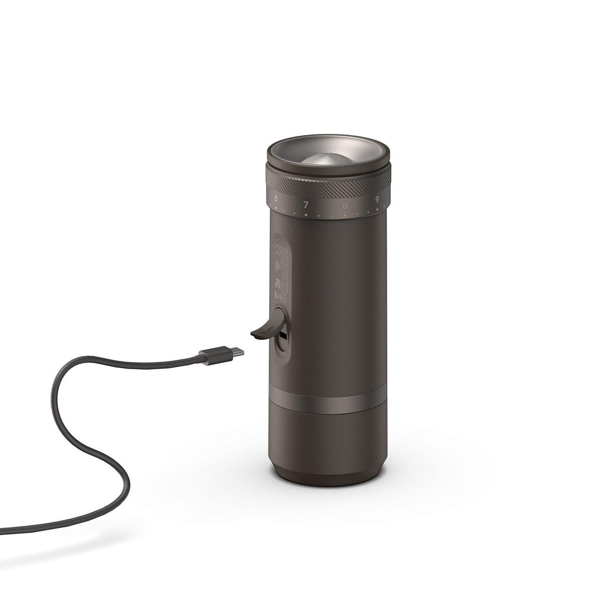 OutIn Fino Tundra Brown charging via USB-C